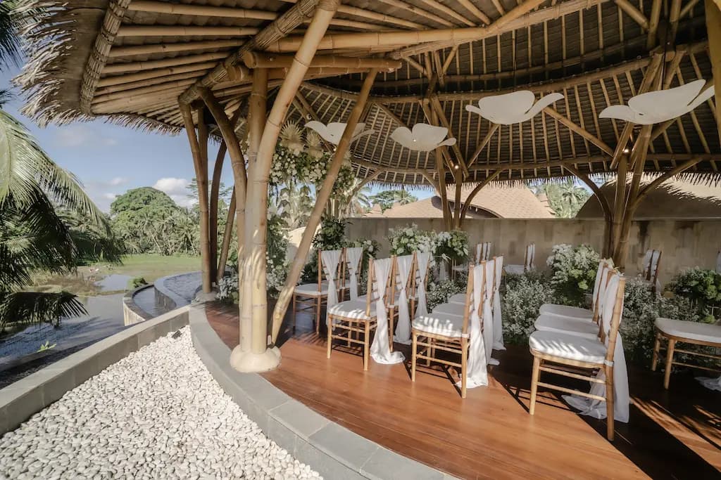 Wedding floral arrangements